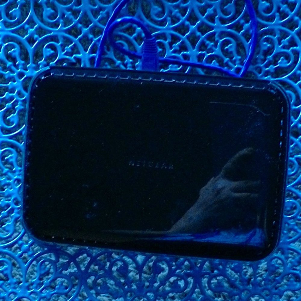 EUC NetGear WIFI Range extender with default access model number WN2500RP